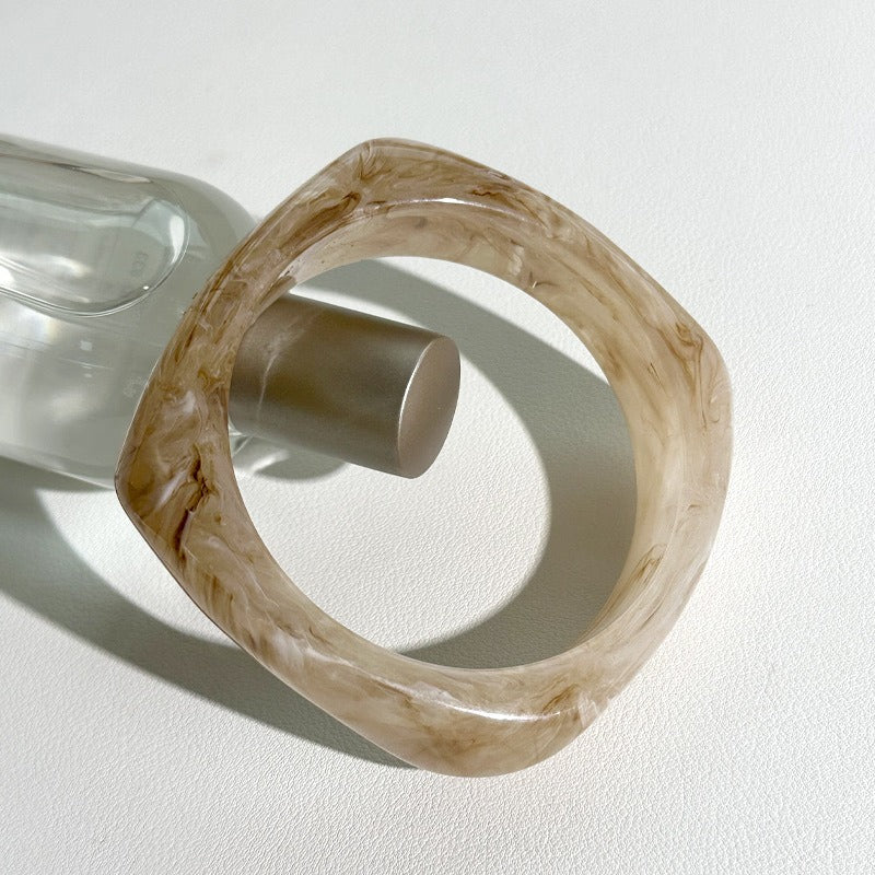 Wholesale Fashion Gradient Transparent Acrylic Shaped Resin Square Bracelet